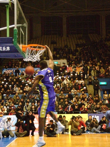 齐沃：我们不会怀疑劳塔罗的重要性，我和他每天都拥抱（齐沃：劳塔罗的重要性毋庸置疑，我和他每天相拥）