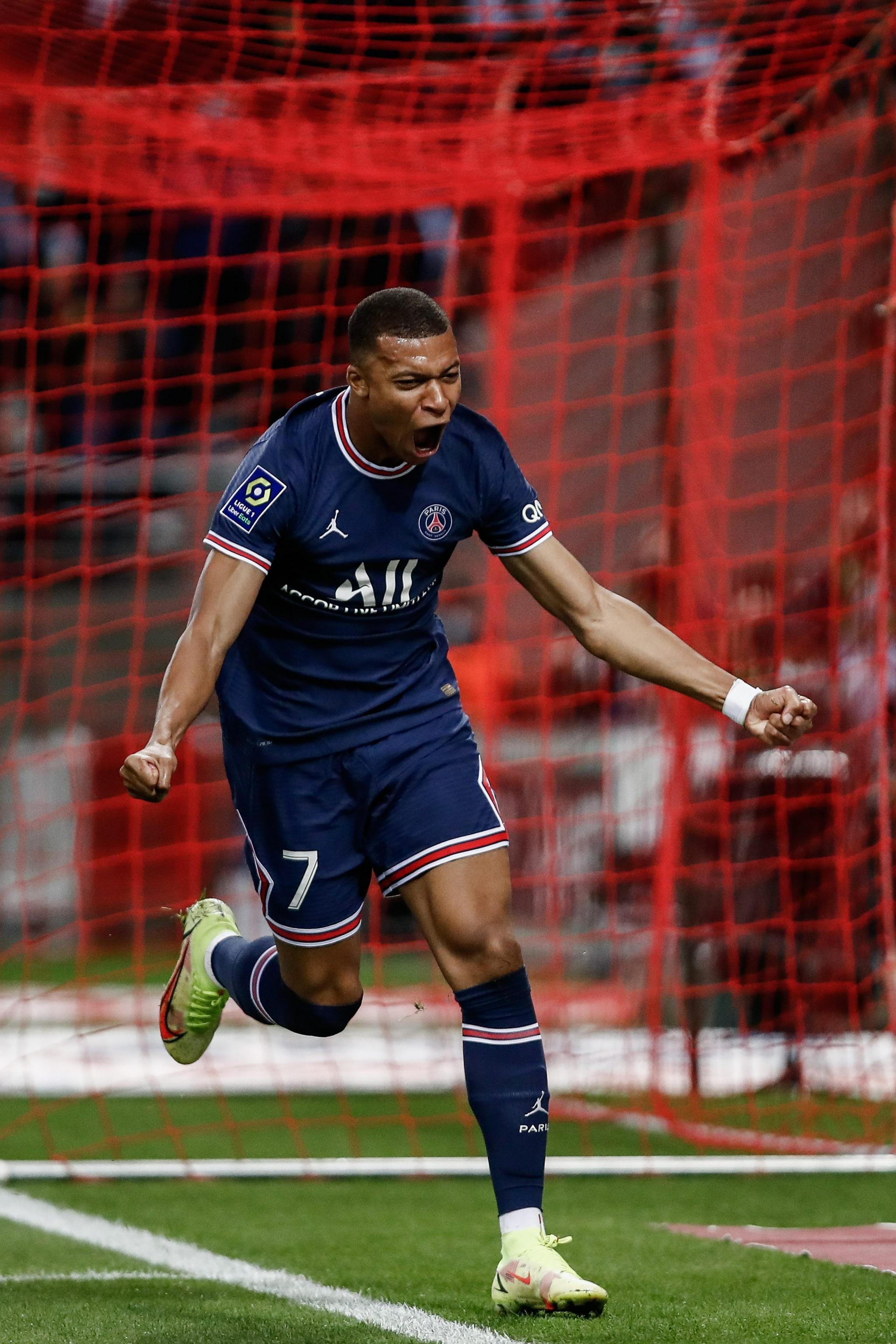 利物浦边路冲击力惊人（利物浦边路杀伤力十足）