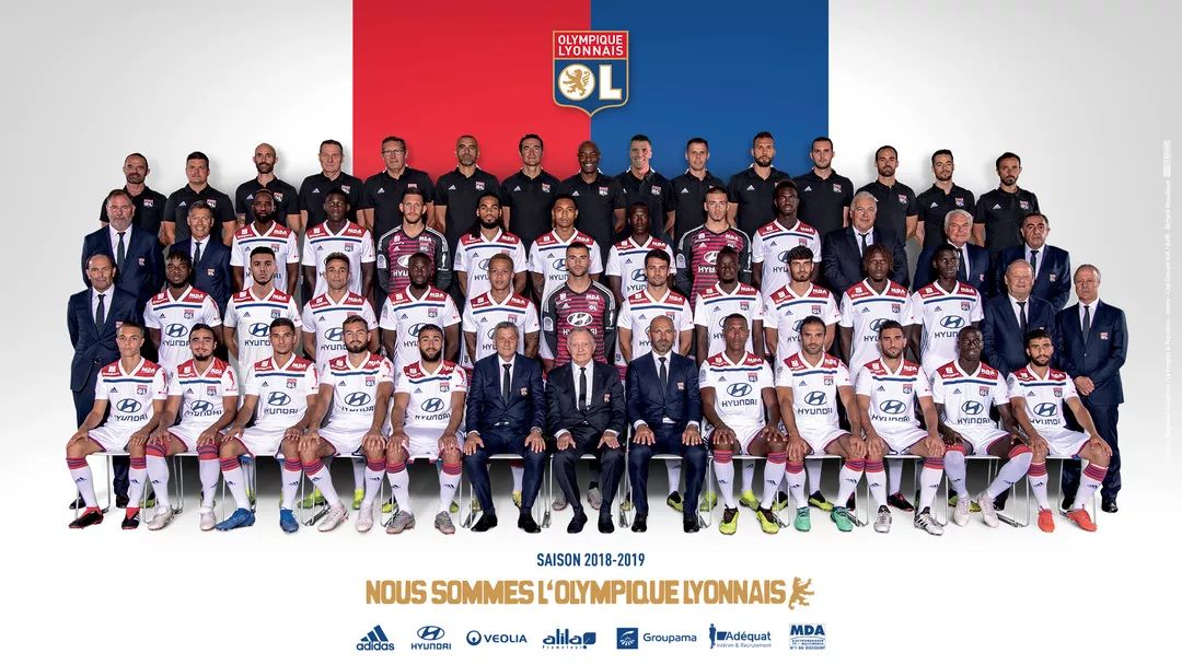 英超：曼城主场3-0完胜诺维奇（英超：曼城主场三球零封诺维奇）