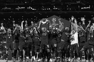 阿斯：皇马将在明夏900万欧回购尼科-帕斯，目前不考虑转售（阿斯：皇马计划明夏以900万欧回购尼科-帕斯，暂无转售打算）