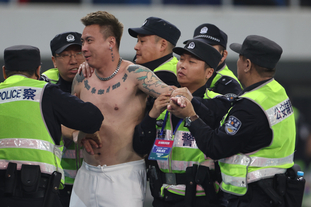 记者：若圣地亚哥不离队，米兰冬窗不能引进新前锋（记者：圣地亚哥若留队，米兰冬窗无缘新中锋）