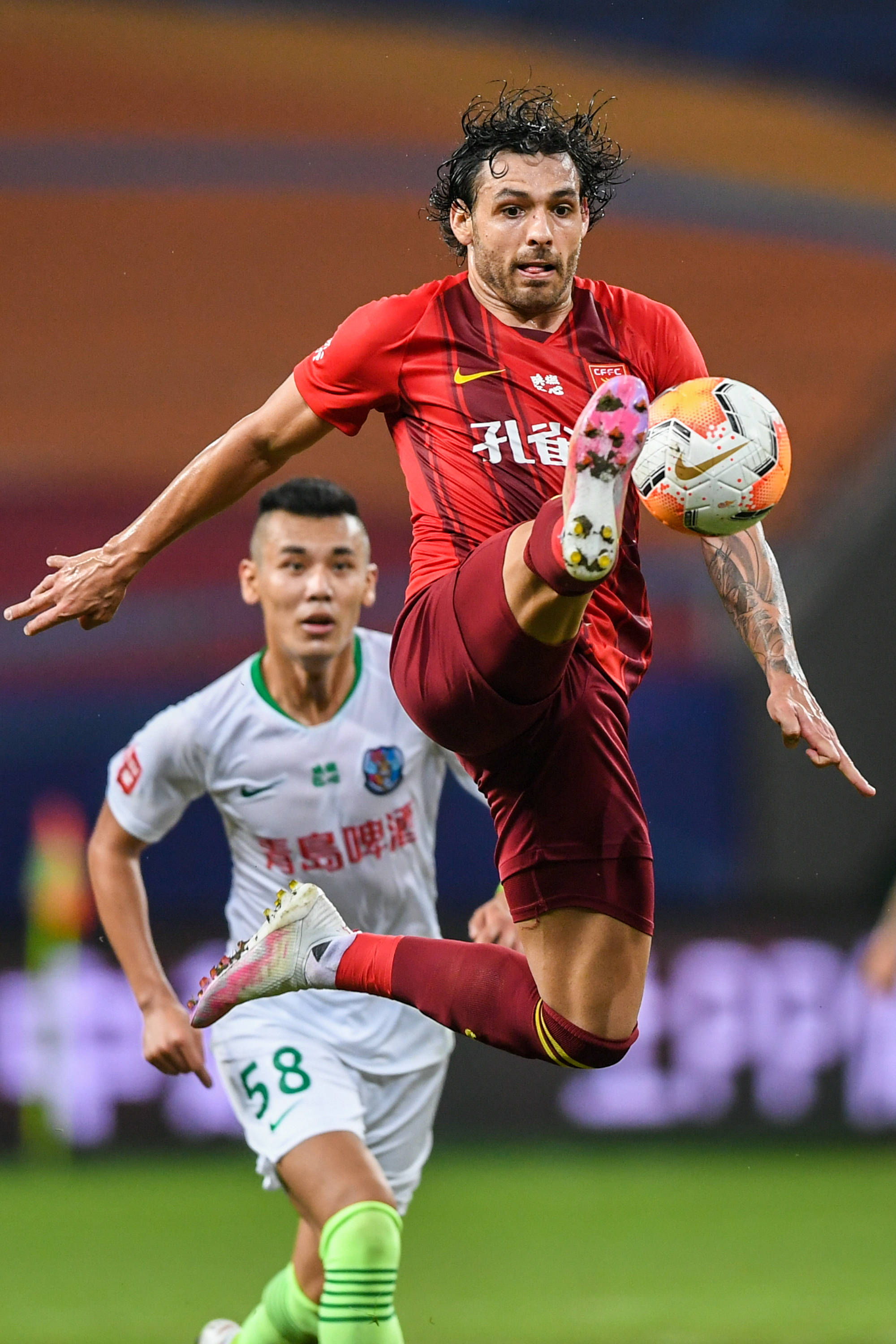 暖心，身患横纹肌肉瘤的河南队小球迷收到王上源送的签名球衣（王上源赠签名球衣 温暖河南队患横纹肌肉瘤小球迷）