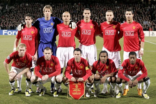 欧冠积分榜分析：小组晋级形势紧张,（欧冠形势解读：各组出线竞争白热化）