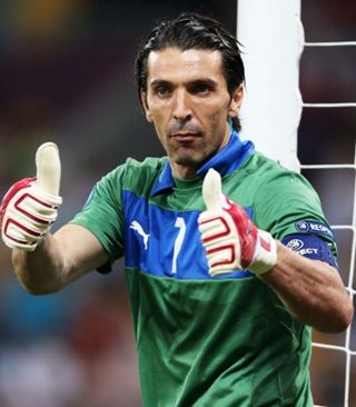 4场贡献3粒进球！官方：瓦尔迪当选意甲11月最佳球员（四战斩三球，官方宣布：瓦尔迪荣膺意甲11月最佳球员）