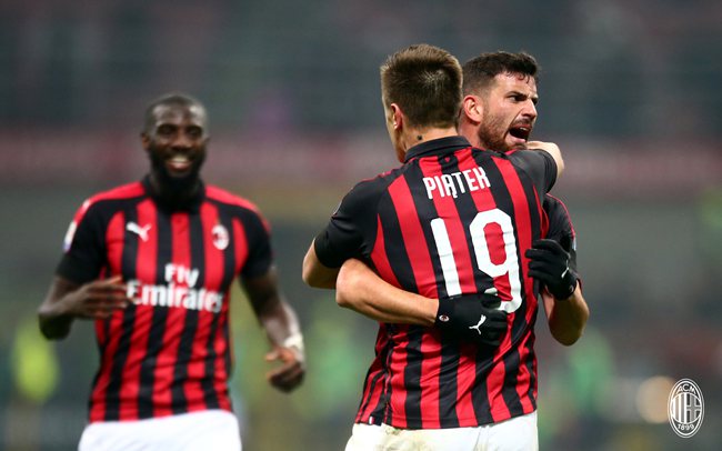 德甲战报：迪亚斯传射、杰克逊锁胜局，拜仁3-1圣保利（德甲：迪亚斯传射建功，杰克逊终结悬念，拜仁3-1击退圣保利）