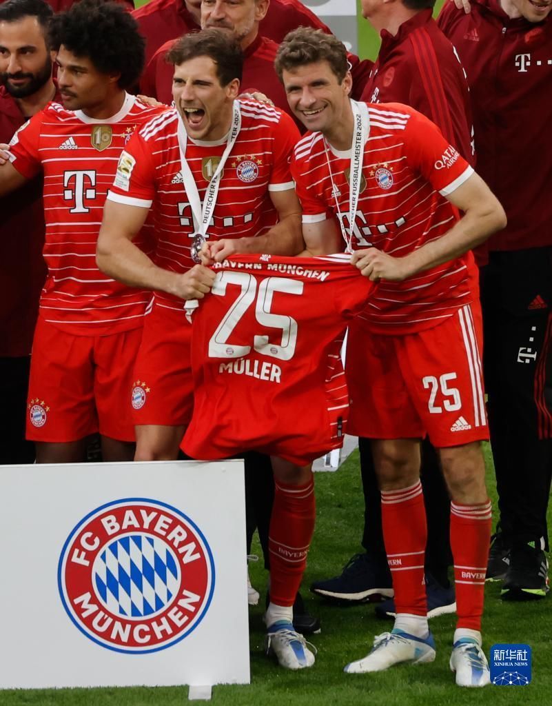 记者：迈阿密国际正在努力留下阿连德，目前双方在谈判（记者：迈阿密国际力争挽留阿连德，双方谈判进行中）