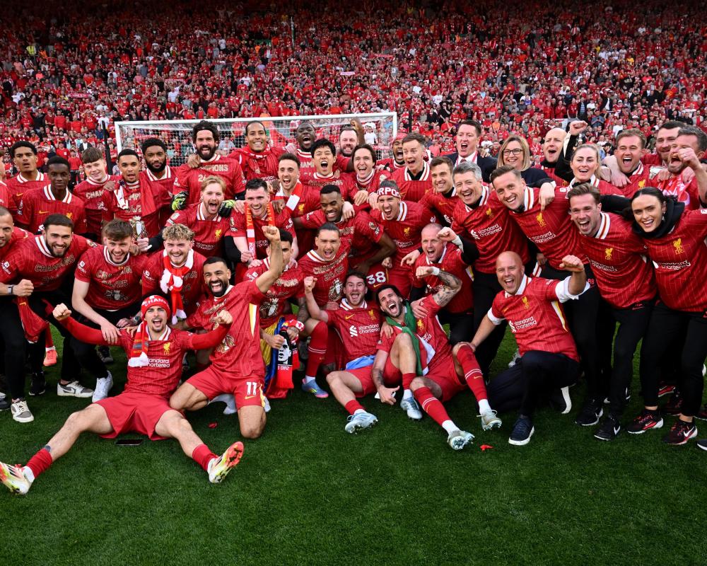 世体：巴萨内部认为凯恩很乐意来到西甲，莱万是一个很好先例（世体：巴萨高层相信凯恩愿赴西甲，莱万转会是成功范例）