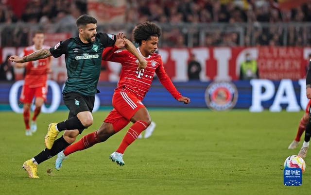 22／23赛季以来顶级前锋越位数：哈兰德仅18次，C罗143次（22／23赛季至今顶级前锋越位统计：哈兰德仅18次，C罗高达143次）