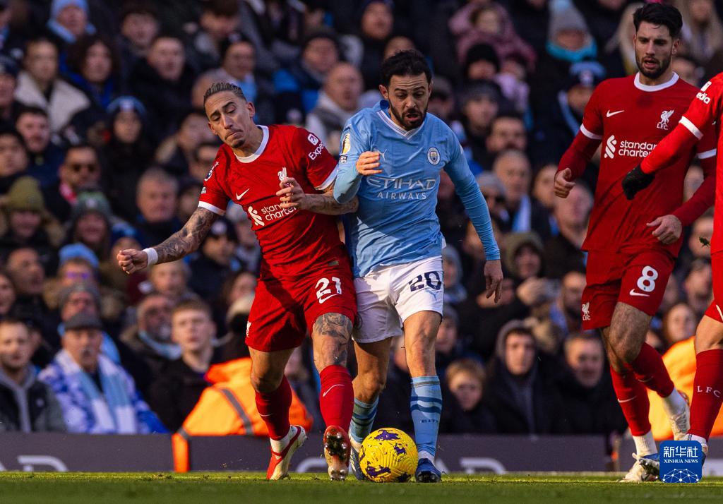 世体：安东尼脚踝遭遇轻微扭伤，但预计可对阵巴萨（世体：安东尼脚踝轻度扭伤，预计仍可出战巴萨）