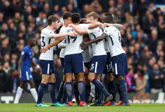 自2022年3月以来，罗马首次取得欧战客场两连胜（罗马自2022年3月以来首度在欧战客场连胜两场）